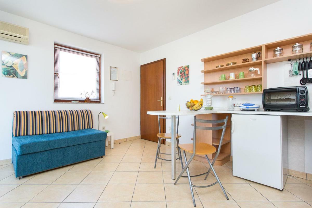 1-Bedroom Apartment With Loggia In Punat Island Krk المظهر الخارجي الصورة